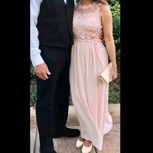 Soieblu Pink Lace Dress. Formal Dress / Gown. Worn 1x. Women’s Medium